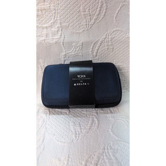 TUMI for Delta Hard Case Shell Toiletry Cosmetic Travel Kit Unused 11 Items - Picture 1 of 12